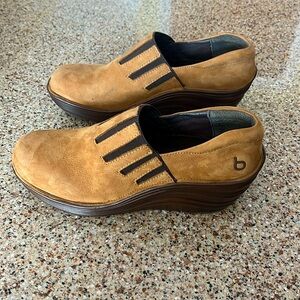 Bionica tan/ light brown wedge.  Side 8.5